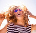 Estate, come proteggere i capelli in 5 mosse