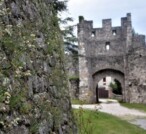 Pugnalata e murata viva: da secoli il suo fantasma abita nel castello